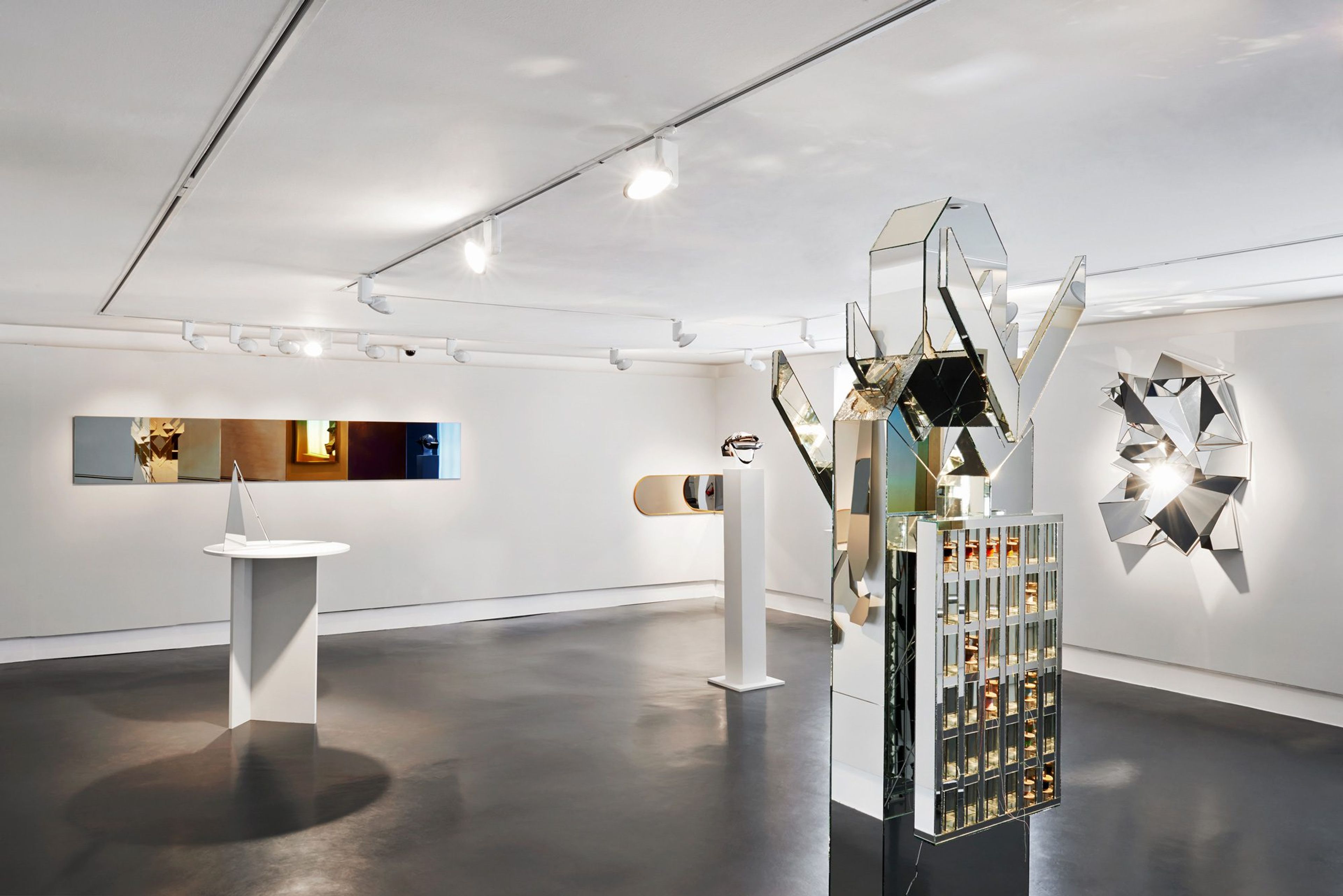 Miroir, Miroir – Group Show
