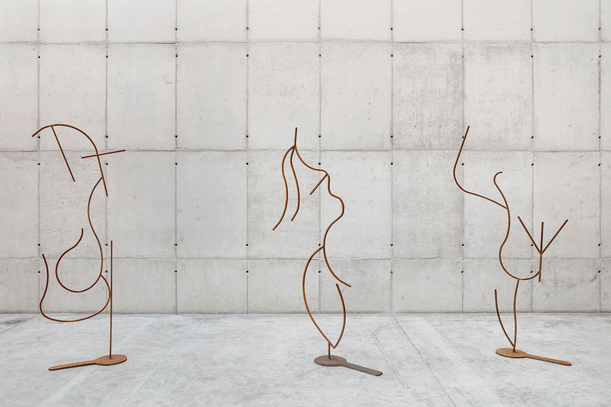 Palavras de ferro e ar (Palabras de hierro y aire), 2019, obra de Rebeca Capriabá. Foto: Filipe Berndt.