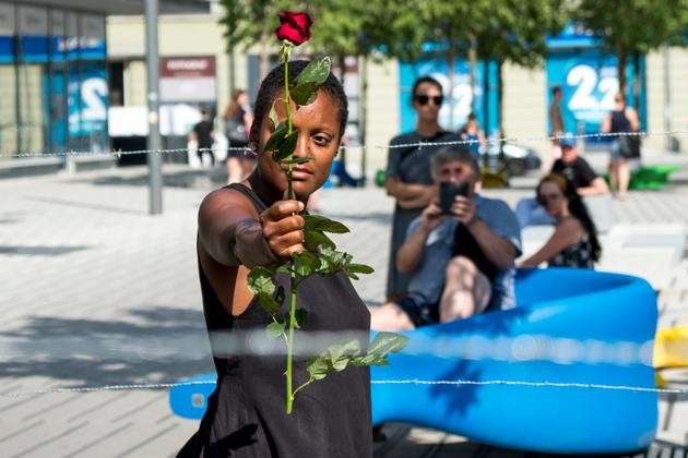 Priscila Rezendes : Nau Frágil