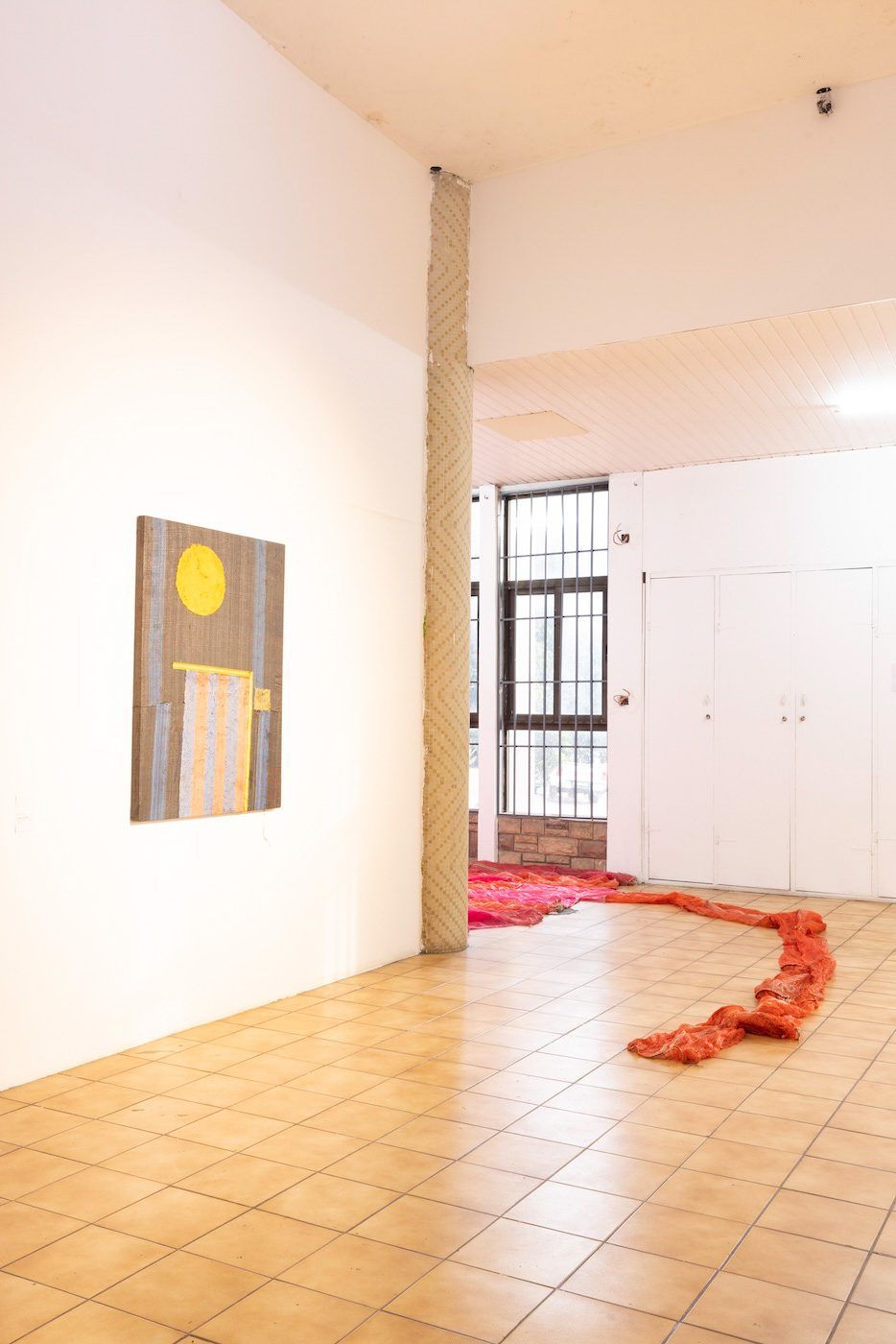 Installation View of “Elolo Bosoka: What he saw sees when he went goes strolling“ at Museum of Science and Technology (MST), Accra. September 12th – October 30th, 2024. Courtesy of the artist.