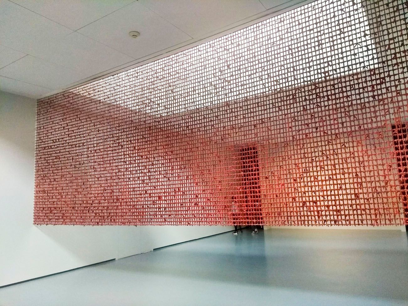 Delcy Morelos, La espalda de mi superficie (The back of my surface), 2019. La fábula de Aracne, Museo de Artes Visuales Universidad Jorge Tadeo Lozano.