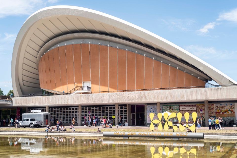 Amplifying the Creative Structures at HKW - Contemporary And