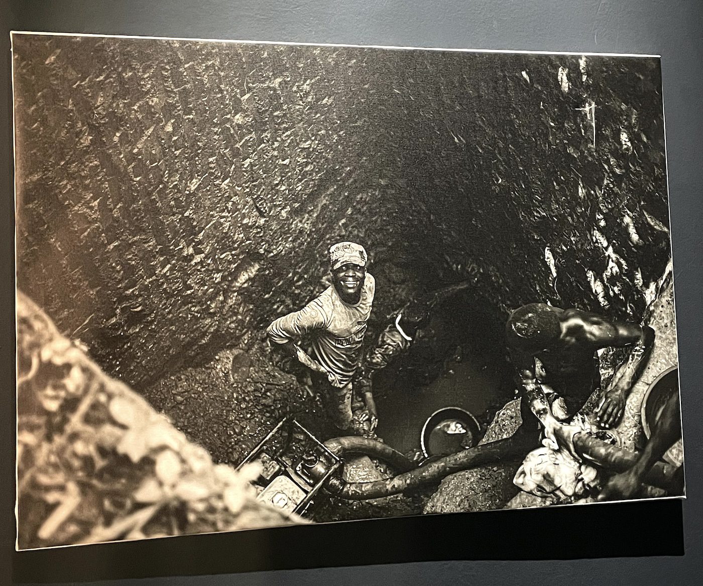 Martin Masudi Lukongo, Dernière prière, Ancien Palais de Justice. Installation View of 15th Dakar Biennale. Photo: Khady | Senegalese Twisted.
