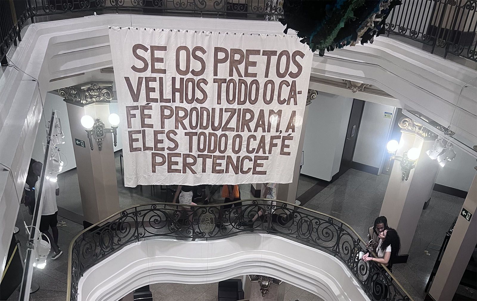 Encruzilhadas da Arte Afro-Brasileira