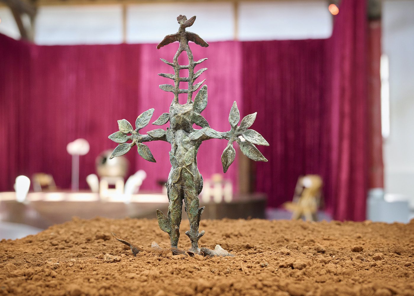 Hervé Yamguen. 15. Triennial Kleinplastik Fellbach, 2022, Photo: Peter Hartung