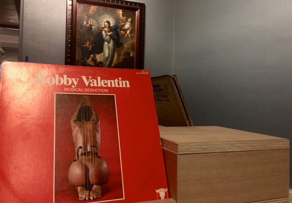 Tony Cruz Pabón, de La llave / La clave (The Key), album cover for "Musical Seduction" by Bobby Valentín. Courtesy of the artist.