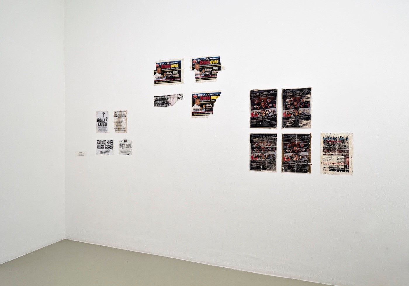 Paulo Nazareth, »Banderas Rotas (Broken Flags)«, 2014/2018. Installation View at Kunstverein Hannover. Photo: Raimund Zakowski