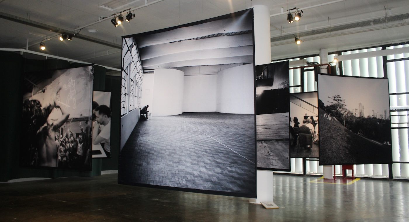 Works by Akinbode Akinbiyi. Installation view at Ciccillo Matarazzo Pavilion, Fundação Bienal de São Paulo . Images by Cristian Baena / Contemporary And (C&).