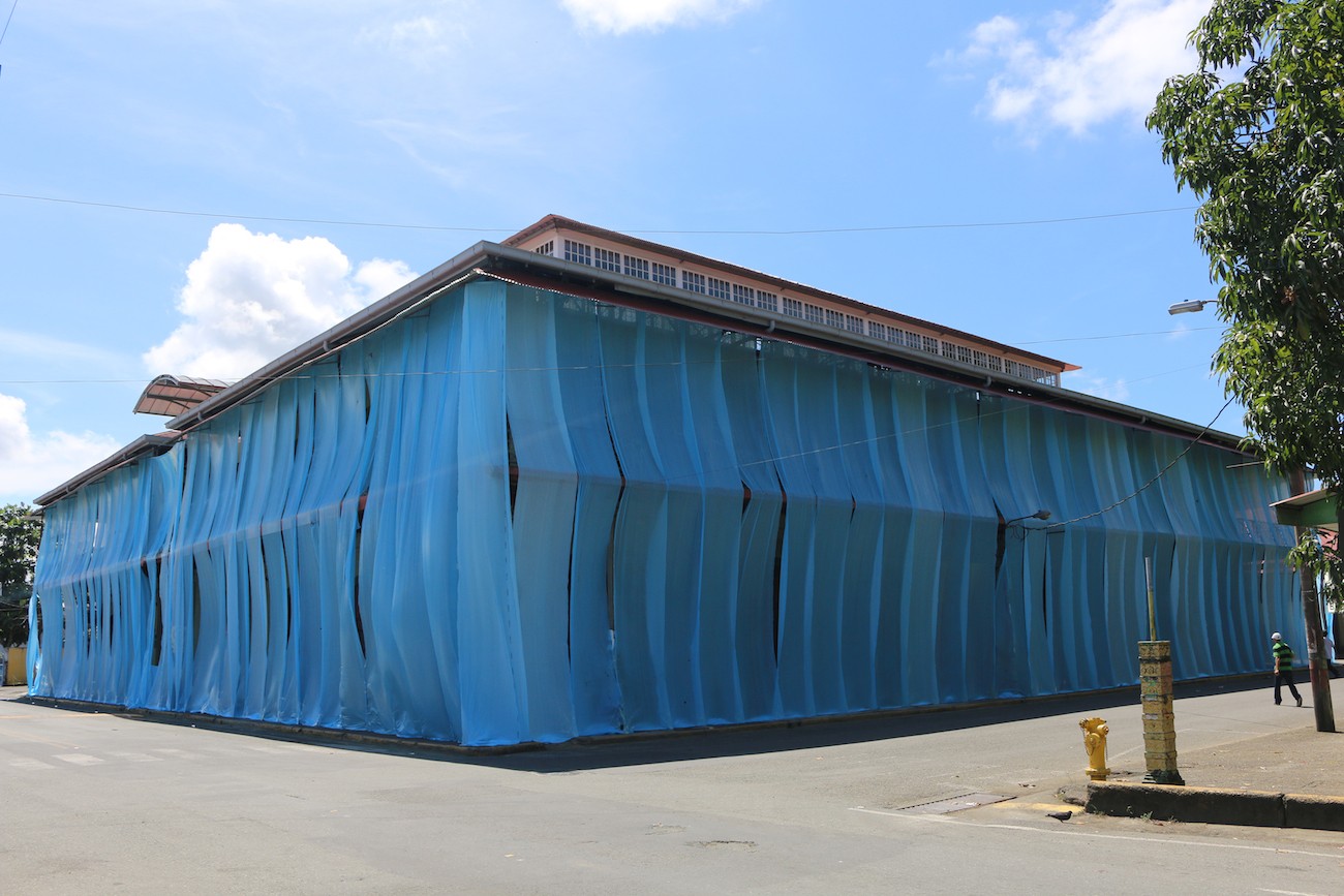 Óscar Figueroa, Intervention Former United Fruit Company Offices. Limón, Costa Rica, 2016. Courtesy of the artist.