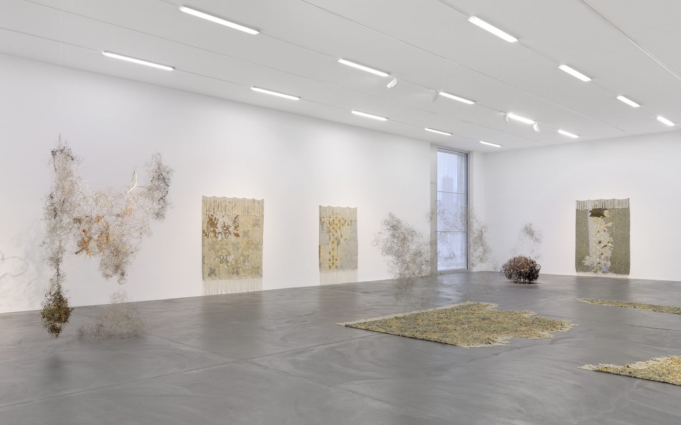 Igshaan Adams, Kicking Dust , Kunsthalle Zürich, 2022, installation view, photograph: Annik Wetter