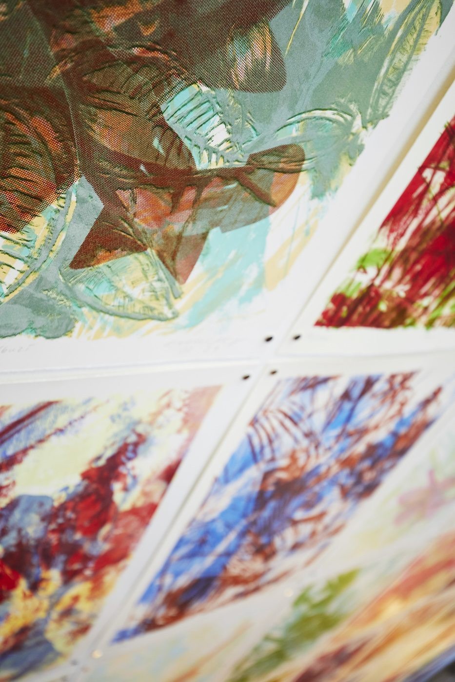 Yvette Kießling, multicolored ink lithograph and screen print, 2024. AMANI kukita | kung‘oa © Museen Stade, Photo: Carsten Dammann