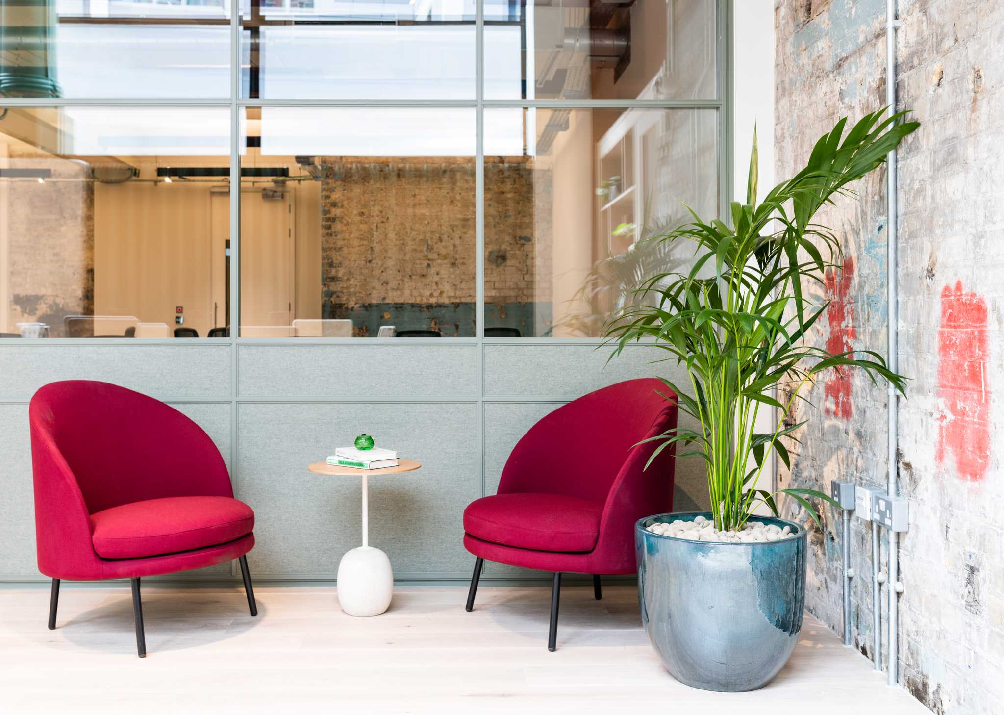 A bright, open plan Fora workspace in London.