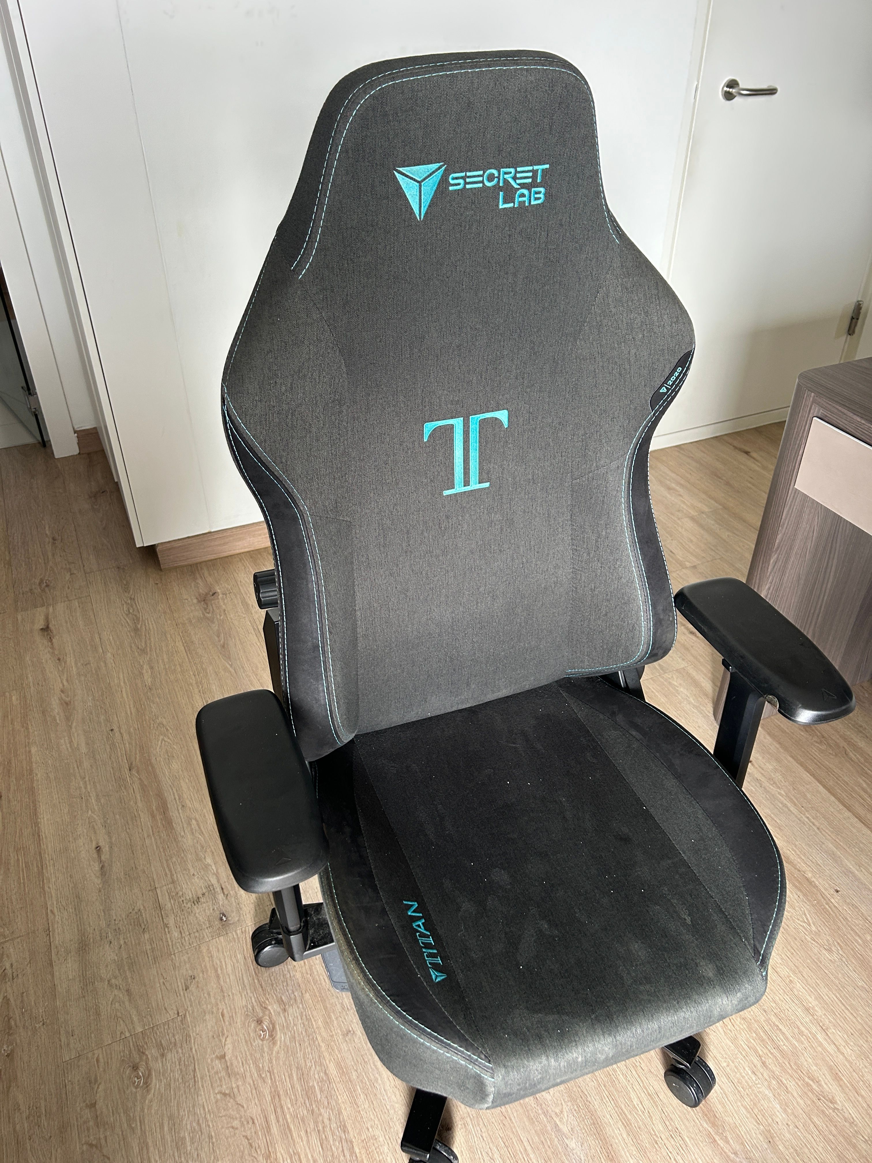 secret lab chair before