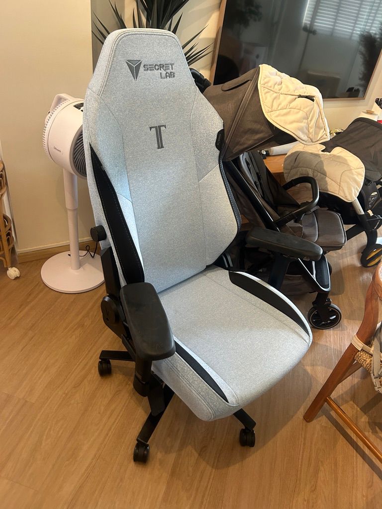 Secret Lab chair with yellowing