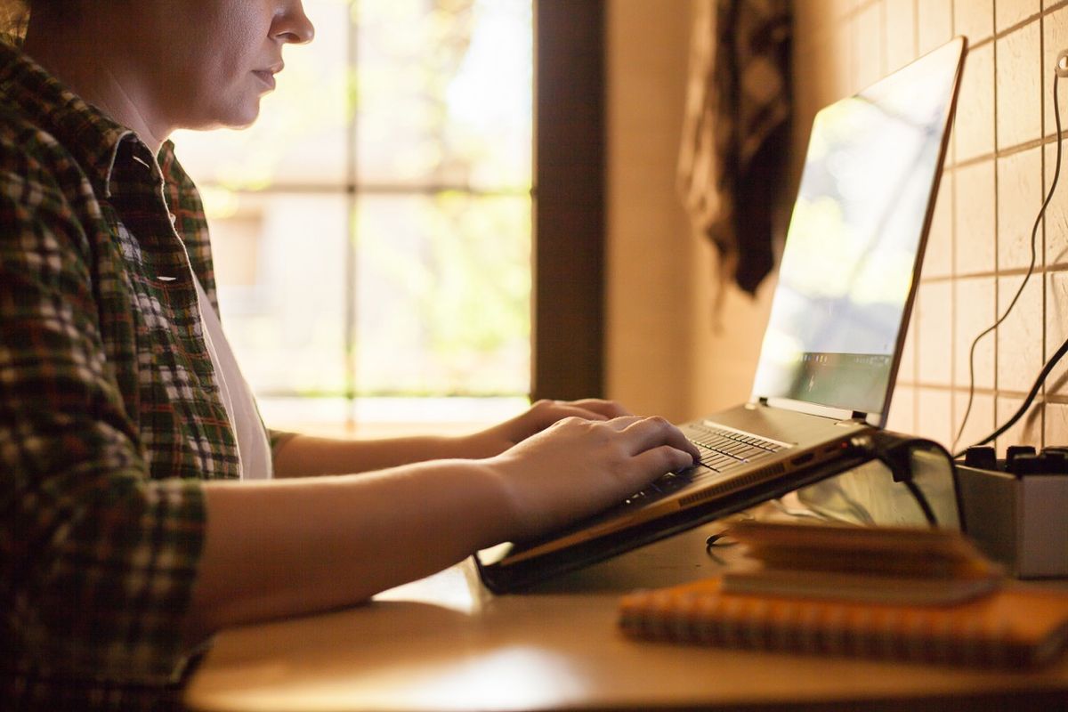 woman laptop research Large