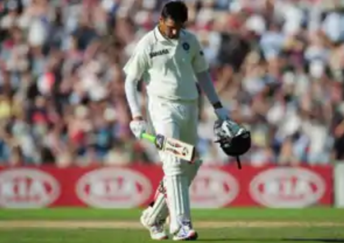 Rahul Dravid walking off the pitch