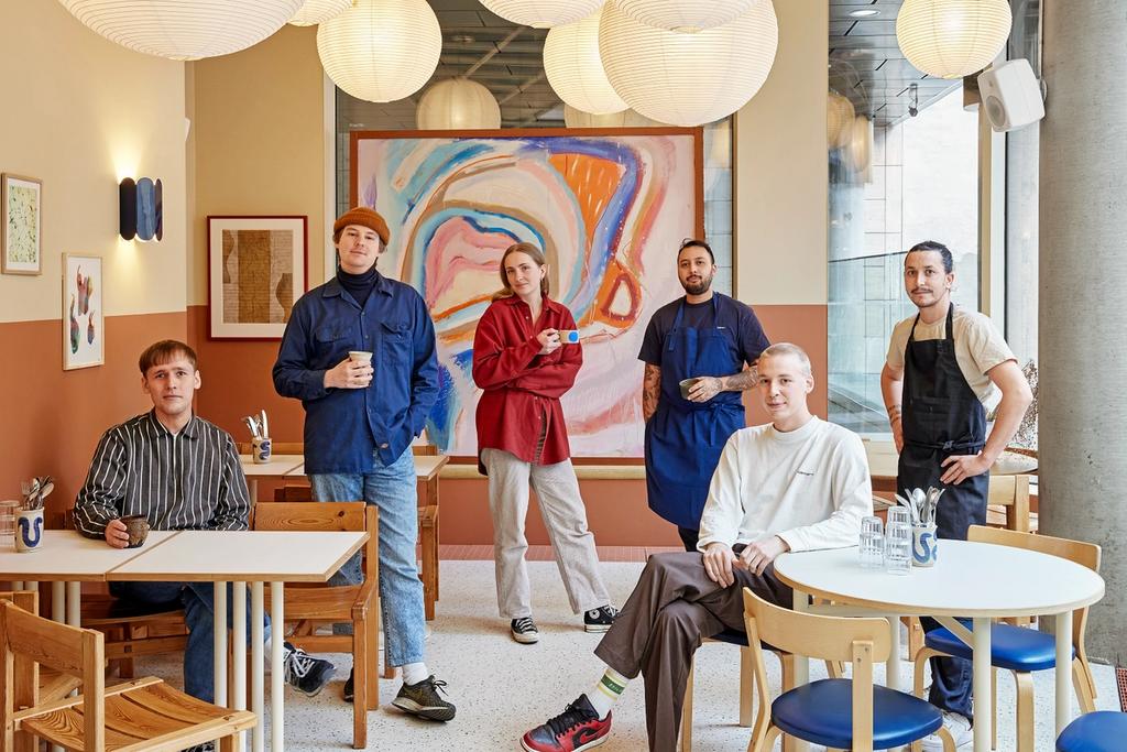 Hvem drømmer vel ikke om å starte en uformell restaurant med gode venner? Fra venstre: Roger Hansen, Petter Rolund Antonsen, Joanne Sørheim, Christian Samuelsen, Stian Eriksen, Mathieu Cochet.