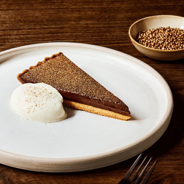 Terte med sjokolade og korianderfrø