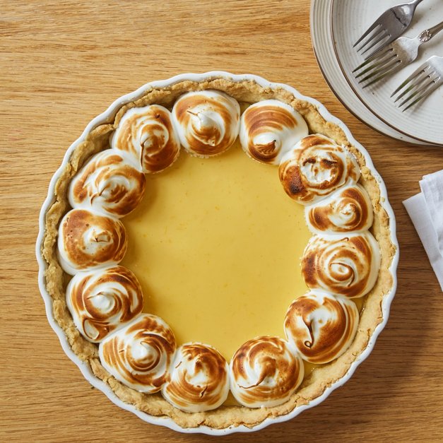 Sitronpai med marengstopper