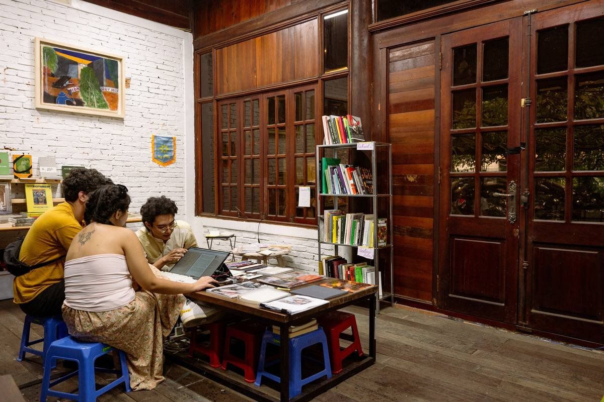 Mango Tree Reading Station | Trạm Đọc Cây Xoài — 2