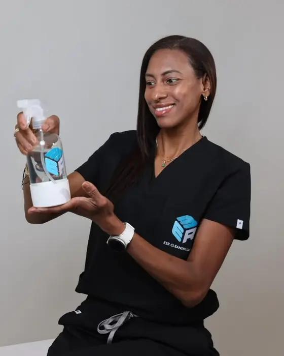 Jency Alvarado, E3R Cleaning team