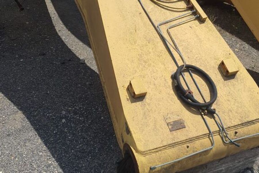Caterpillar-Reach-excavator-boom-for-Caterpillar-325-L-photo-1