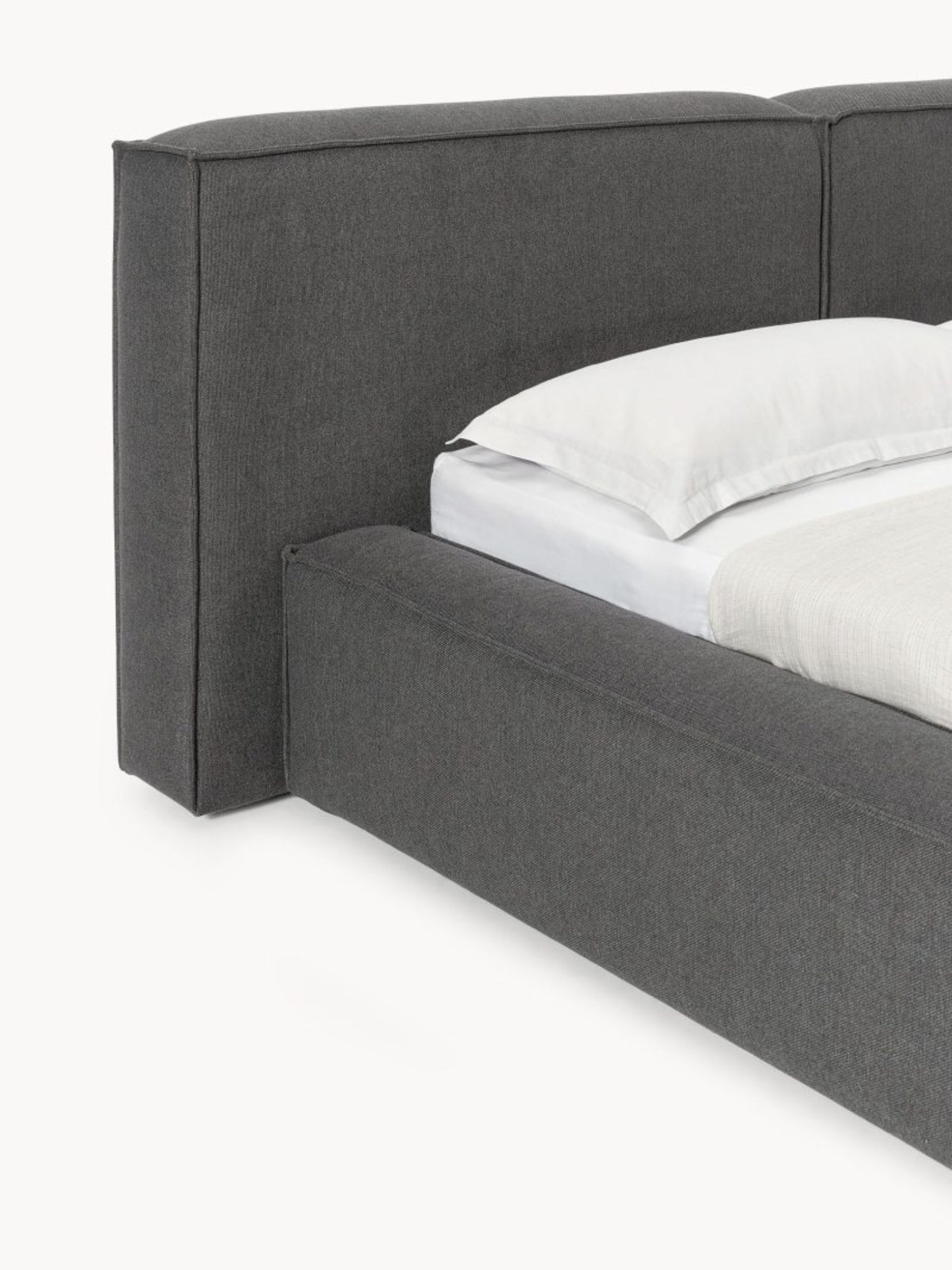 Archie king bed