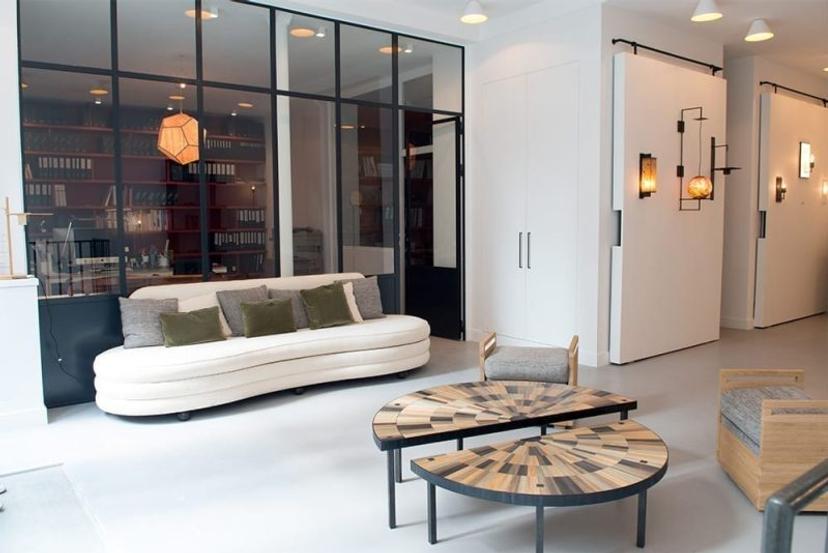 Club sofa — image 2 of 2