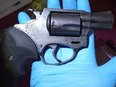 Assaltante invade casa e morre em confronto em Indaial