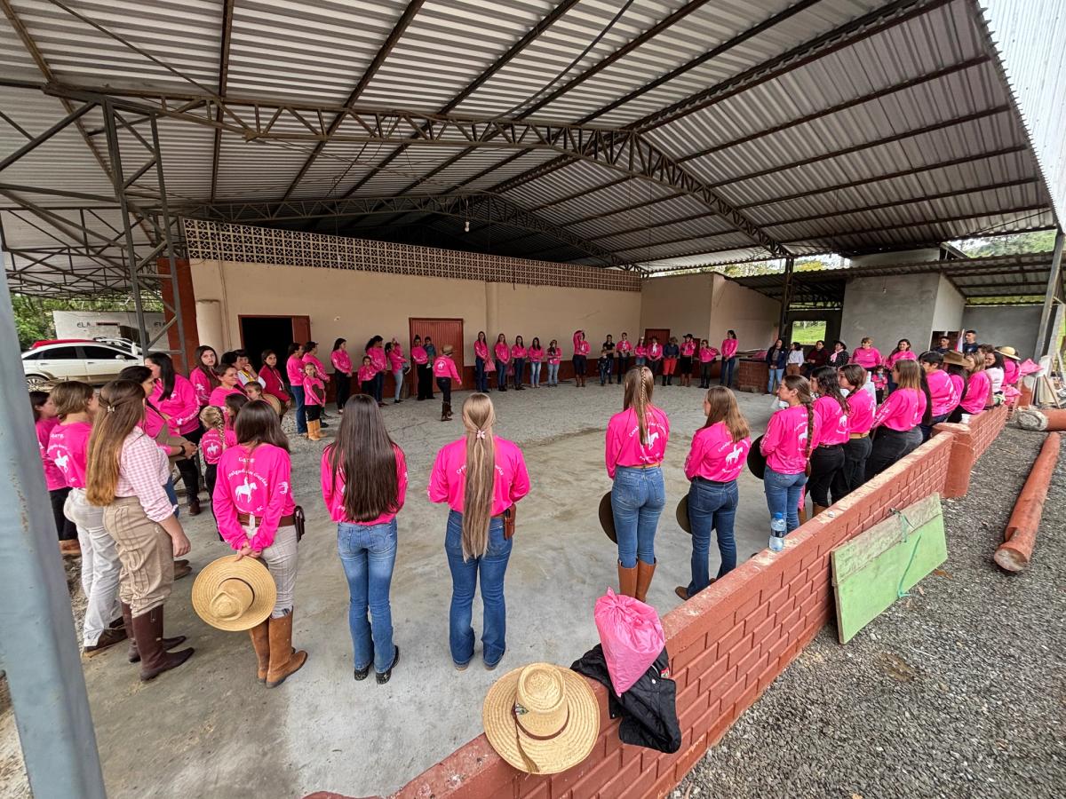 6ª Cavalgada das Gurias reúne mais de 130 mulheres em Papanduva