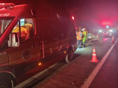 Motorista fica ferido após capotamento na BR-116, em Papanduva