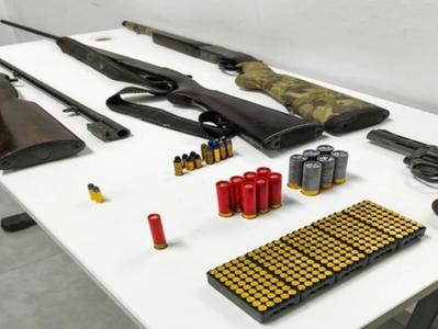 PM apreende arsenal de armas e prende homem por ameaçar mulher em Agrolândia