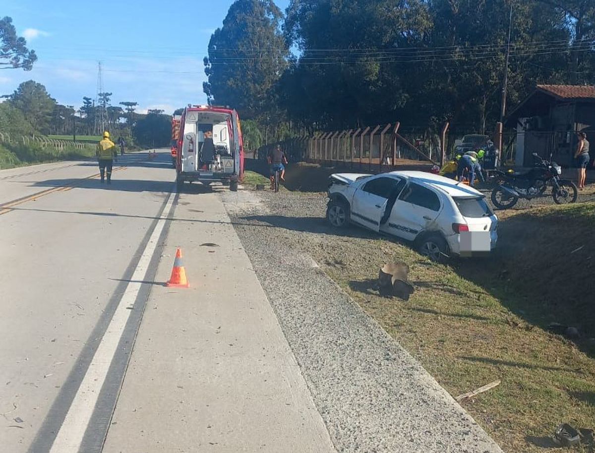 Saída de pista deixa jovem ferida na SC-477 em Canoinhas