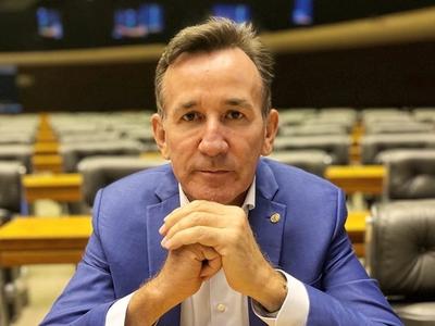 SC apoia maciçamente a CPI do Master; Jorge Goetten ainda é incógnita