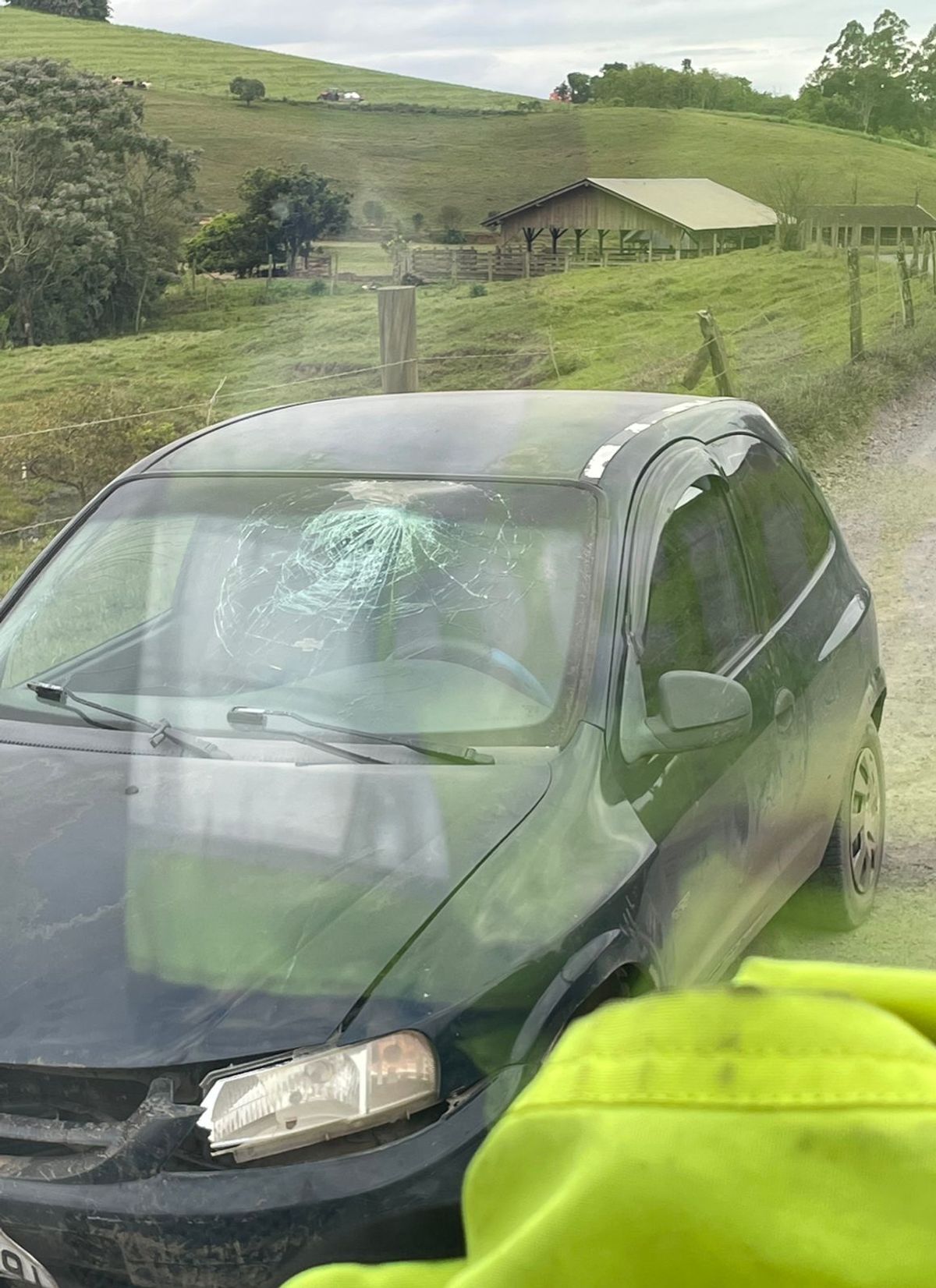 Criança sofre traumatismo craniano após saída de pista em Pouso Redondo