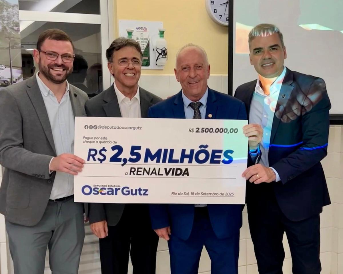 Oscar Gutz anuncia R$ 2,5 milhões para iniciar a construção da nova sede da Renal Vida no Alto Vale