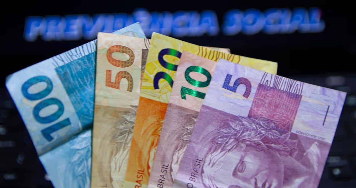 INSS começa a pagar 13º salário para 1,6 milhão de beneficiários em SC