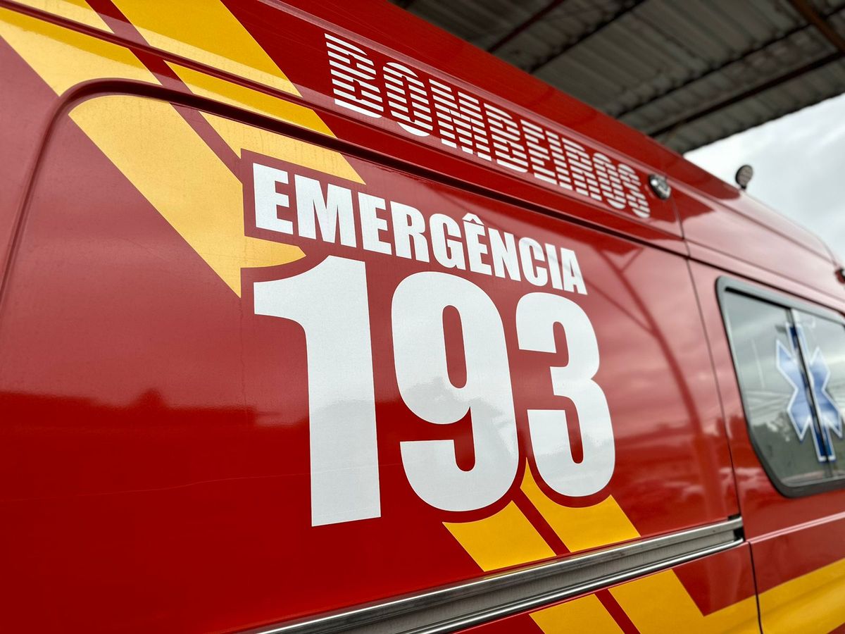 Homem cai de galpão e sofre ferimentos graves no Alto Vale