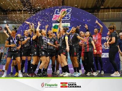 Leoas da Serra conquistam Liga Nacional de futsal feminino e se consolidam como a equipe mais vencedora do país