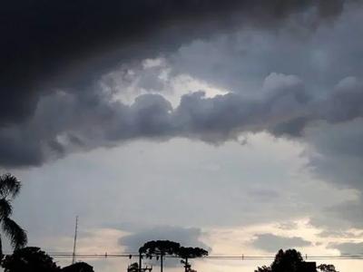 Semana de feriadão tem alerta para temporais em SC; confira a previsão