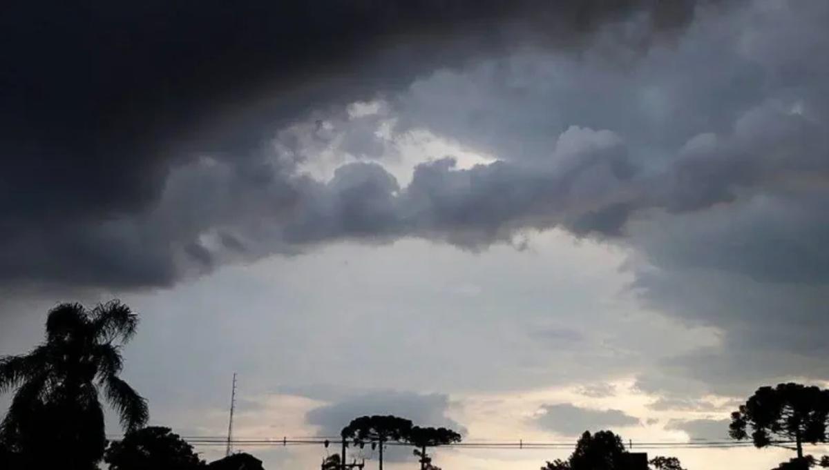 Semana de feriadão tem alerta para temporais em SC; confira a previsão