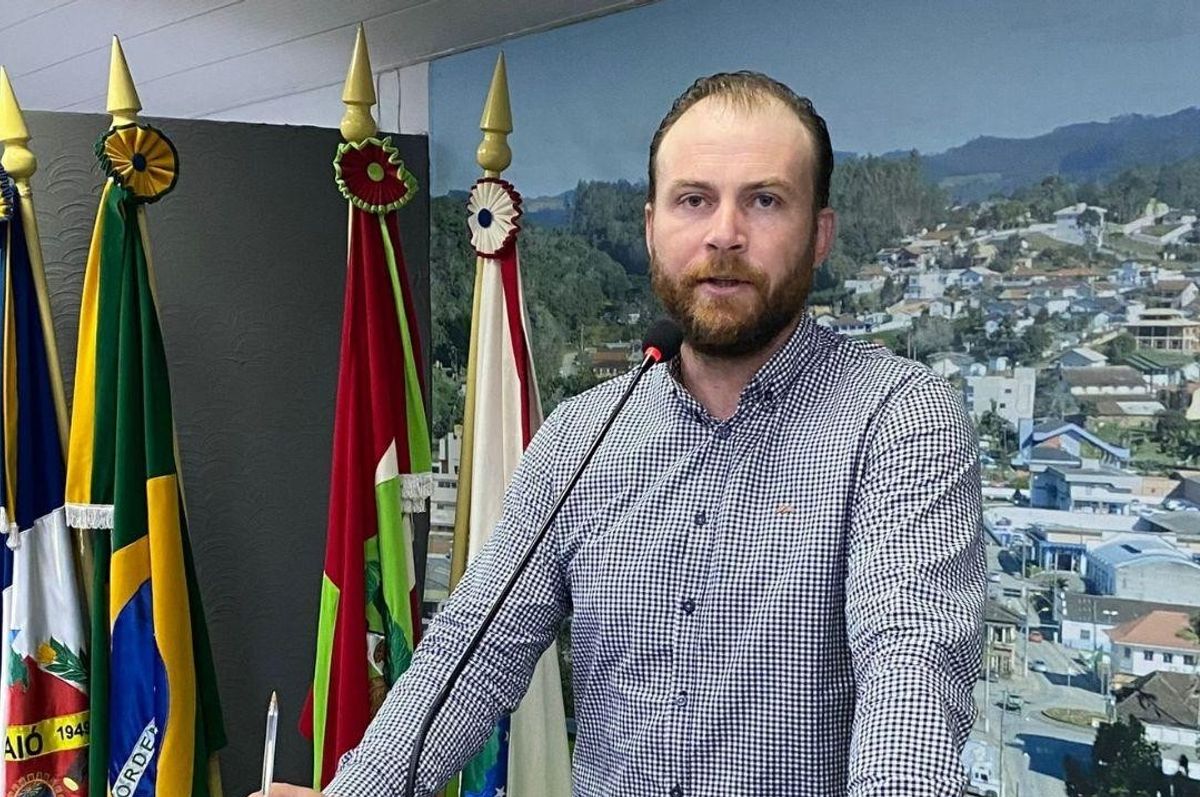 Vereador Acelino faz críticas à burocracia, defende transparência e cita preocupação com agricultura