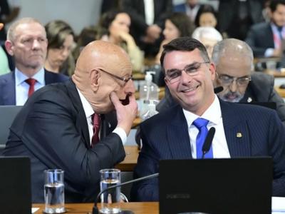 Esperidião Amin pode ser candidato a vice-presidente ao lado de Flávio Bolsonaro