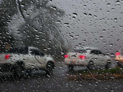 Carnaval começa sob alerta vermelho para temporais em Santa Catarina