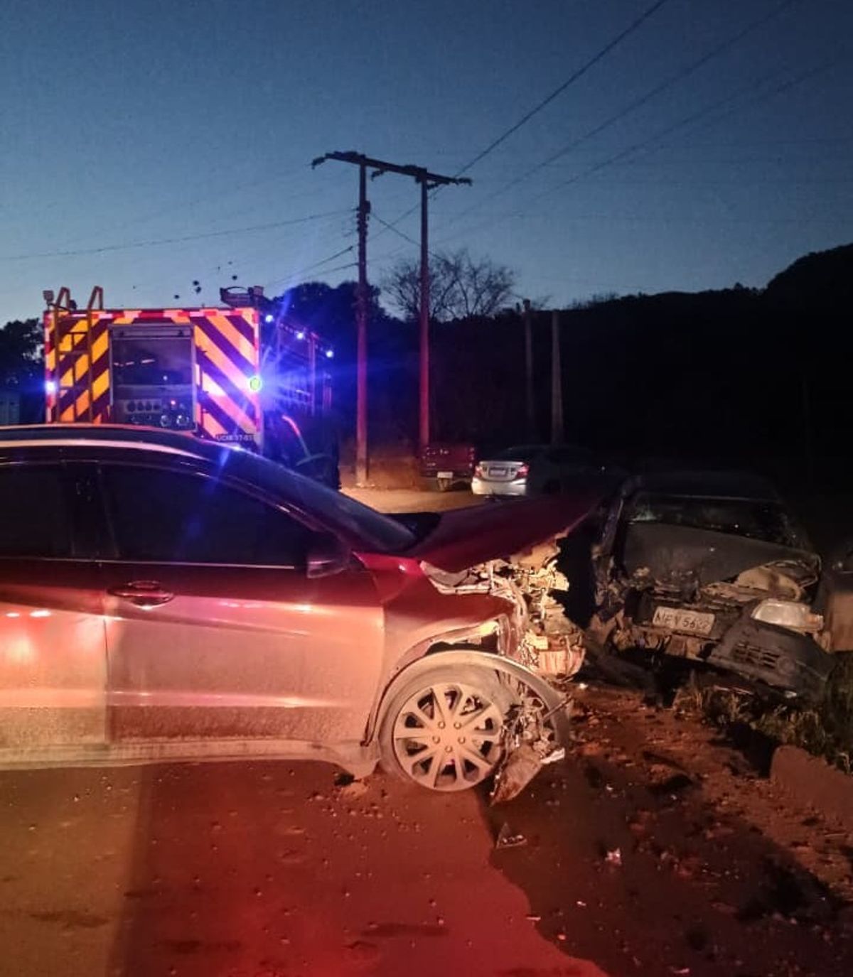 Acidente deixa motorista encarcerado e duas mulheres feridas em Presidente Getúlio