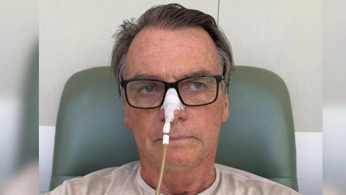 Bolsonaro deixa UTI e segue recuperação no quarto