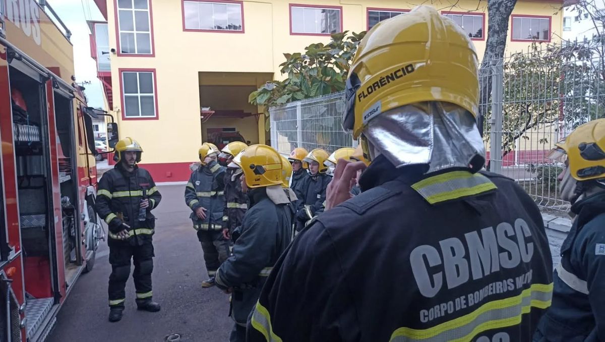 Curso de Bombeiro Comunitário finaliza módulo de Resgate Veicular e inicia o módulo de Combate e Extinção de Incêndios, em Rio do Sul