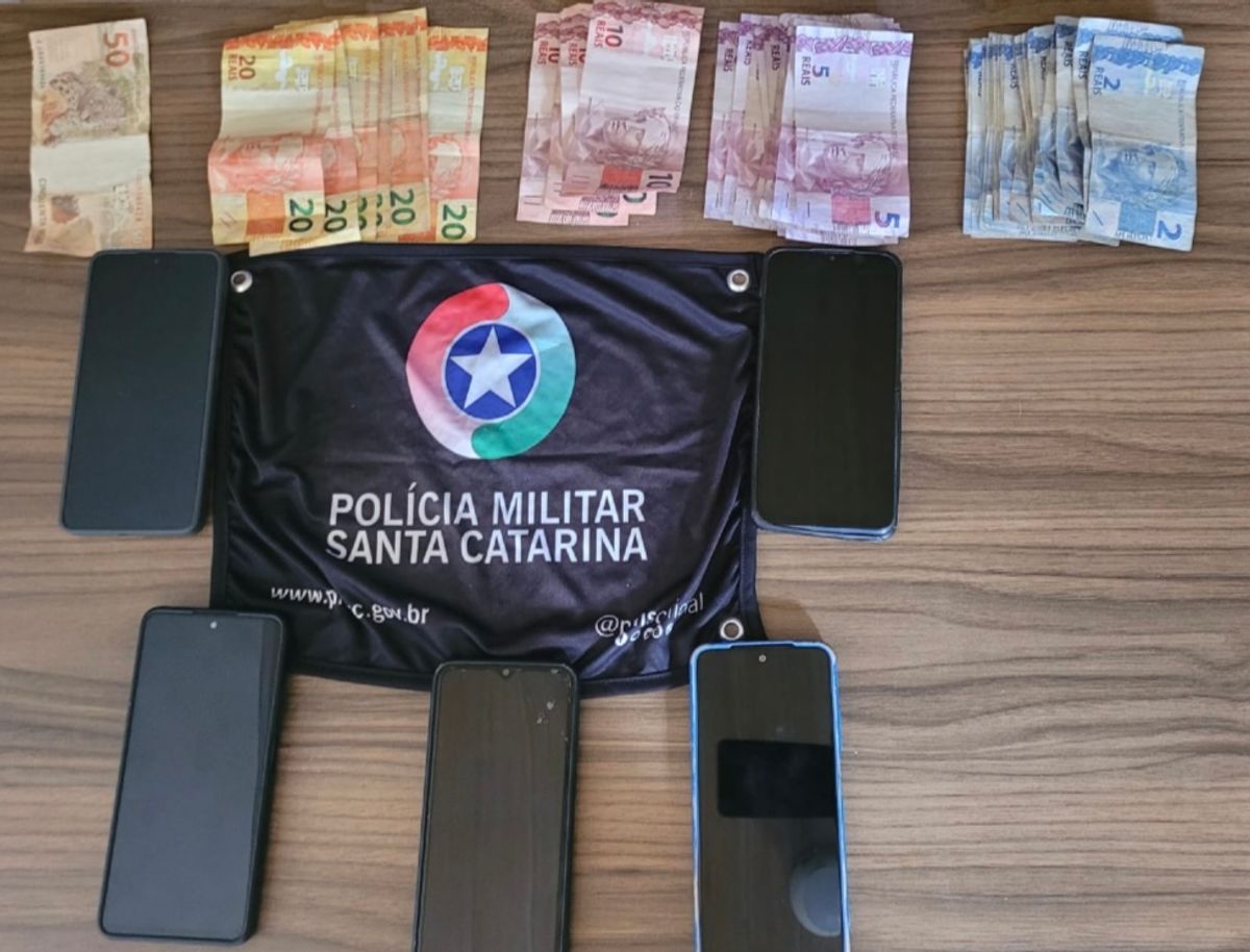 Polícia Militar recupera celulares e dinheiro furtados em comércio de Salete