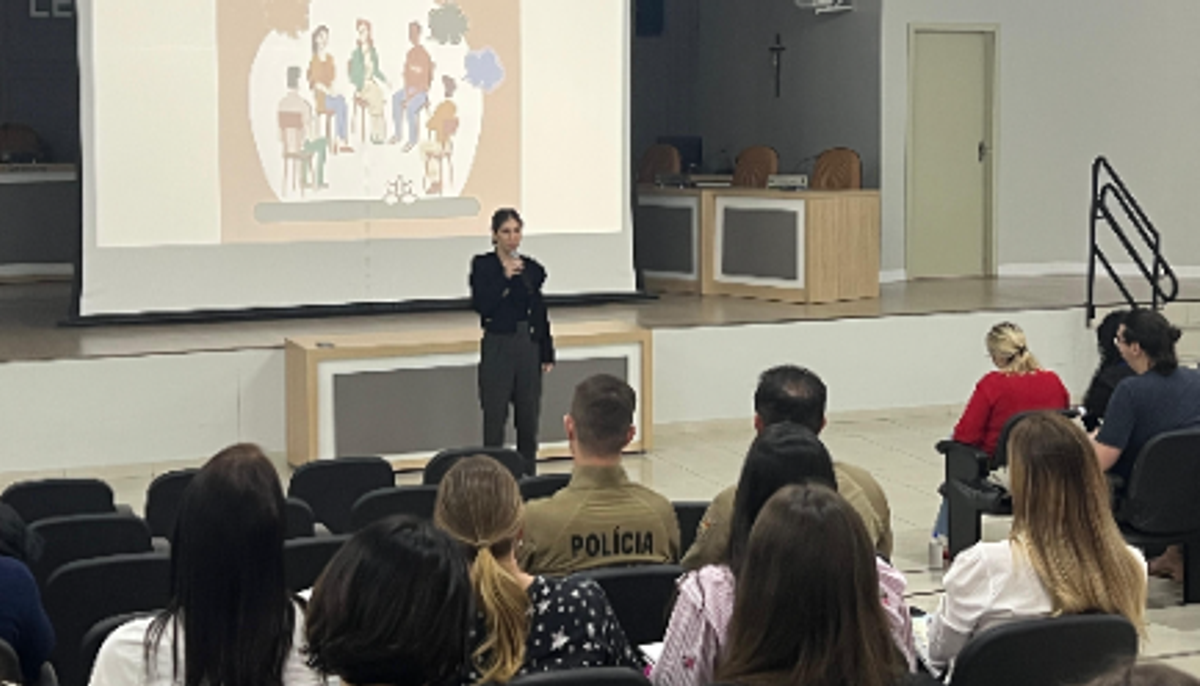 Comarca de Ituporanga, que possui mais de 120 medidas protetivas, recebe capacitação do MPSC sobre grupos reflexivos