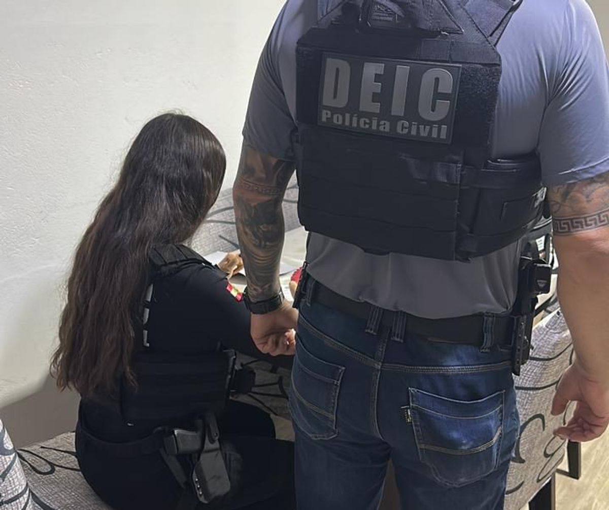 Polícia Civil cumpre mandados de busca e apreensão contra ex-servidores da Secretaria de Obras, em município do Vale do Itajaí